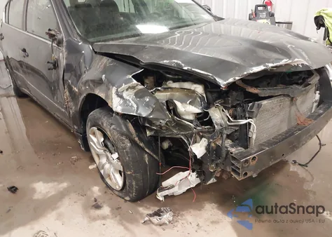 2010 Nissan Altima 2.5 S z USA, uszkodzony, nr VIN 1N4AL2AP9AN547989